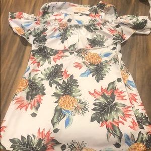 Hawaiian dress with pineapples